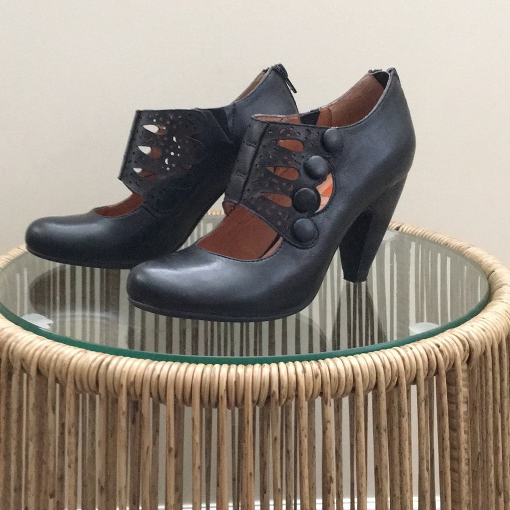 Miz Mooz Sharon pump in size 6